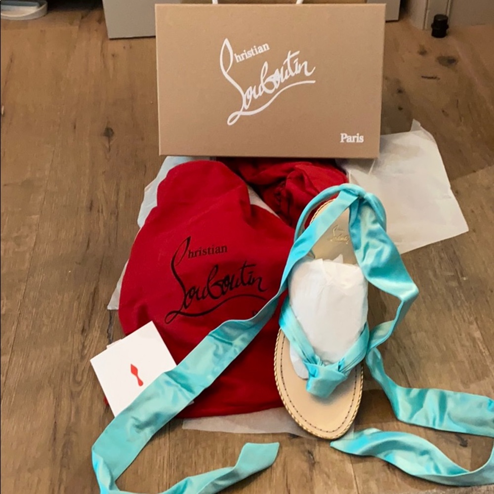 BRAND NEW// CHRISTIAN LOUBOUTIN LACE UP SANDALS